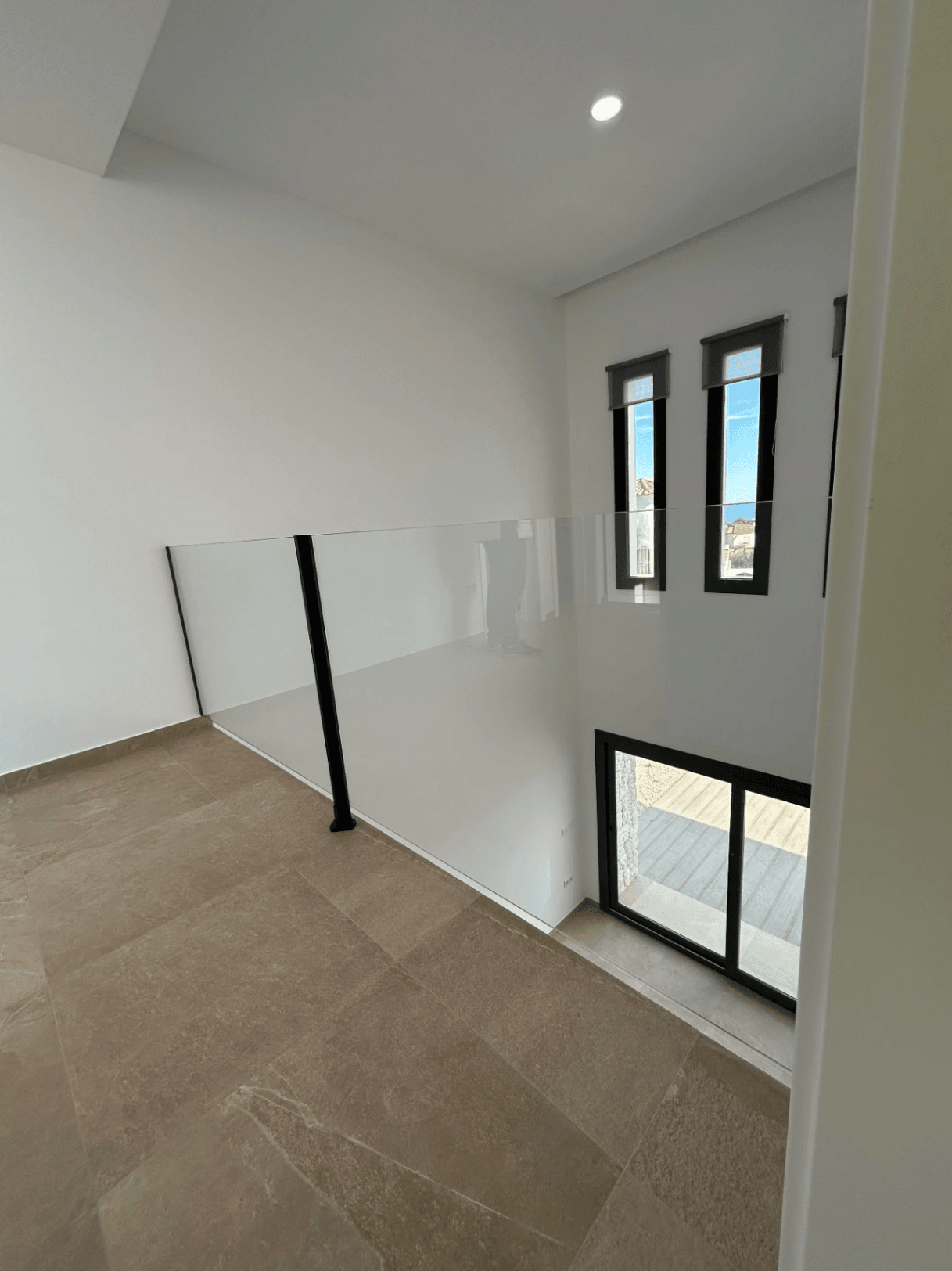 Villa de nueva construcción lista para habitar con vistas al mar en venta en La Fustera, Benissa
