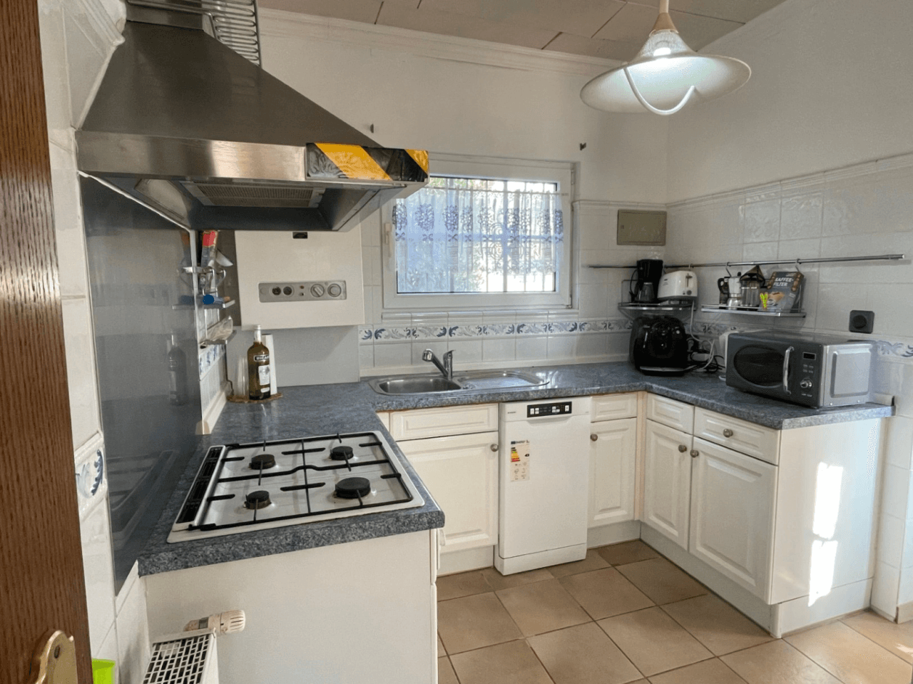 Villa de una sola planta en venta con magníficas vistas al mar, cerca de servicios en San Jaime, Benissa