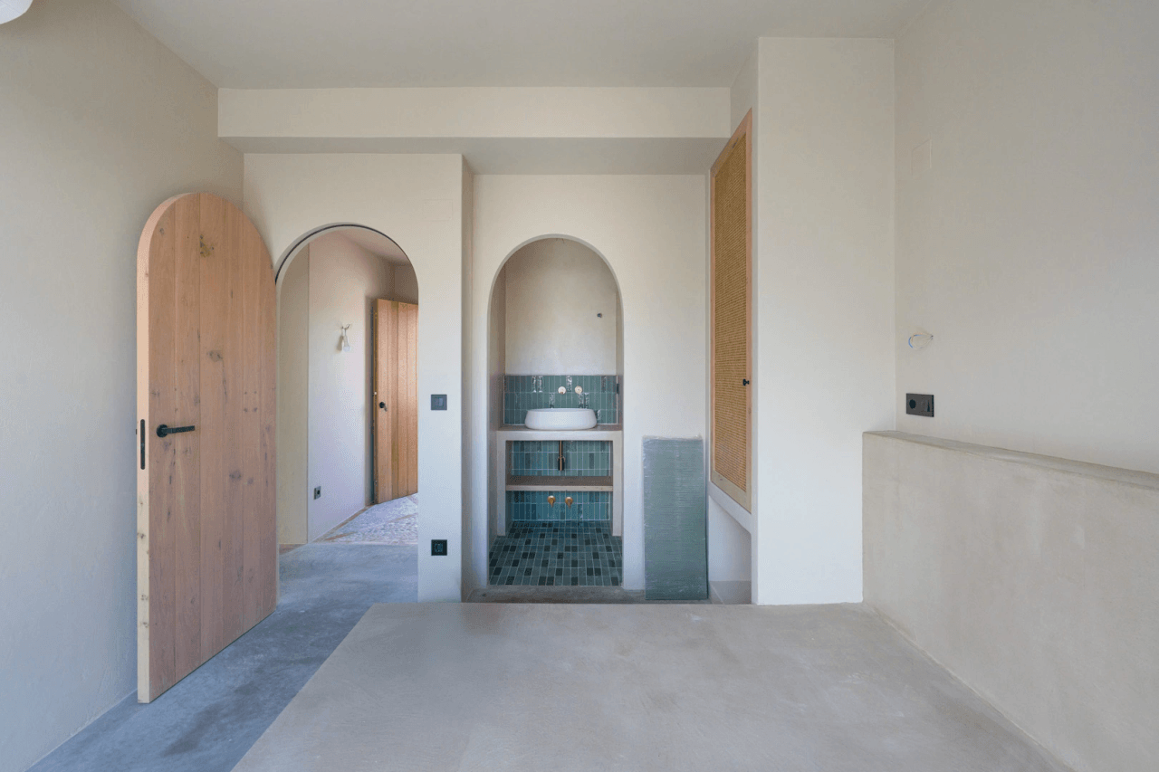 4617BEN Villa mediterránea reformada con vistas al mar en venta en La Fustera, Benissa