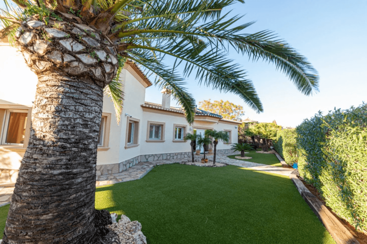 Villa de lujo con vista al mar en Denia