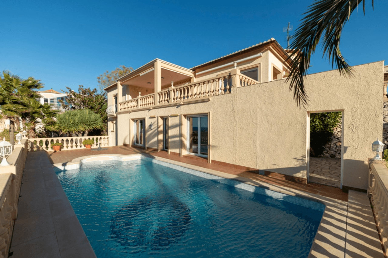 Villa de lujo con vista al mar en Denia