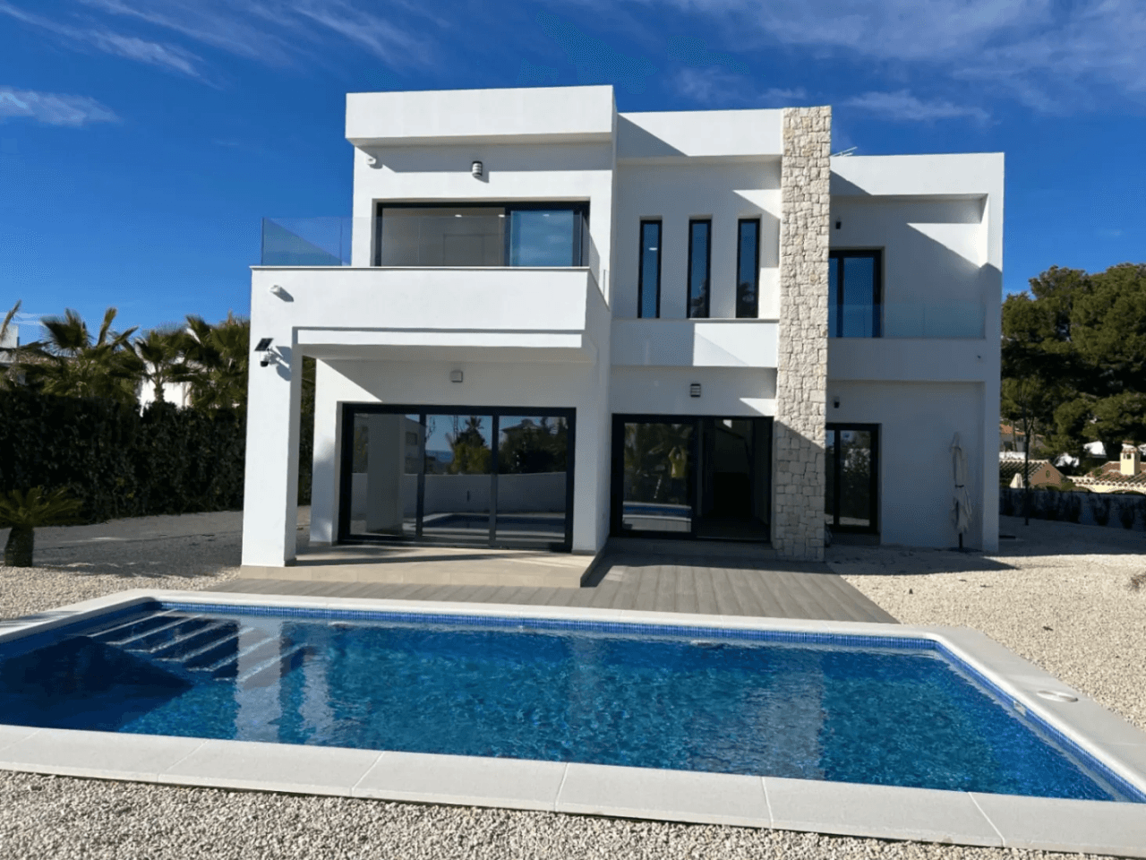 Villa de nueva construcción lista para habitar con vistas al mar en venta en La Fustera, Benissa