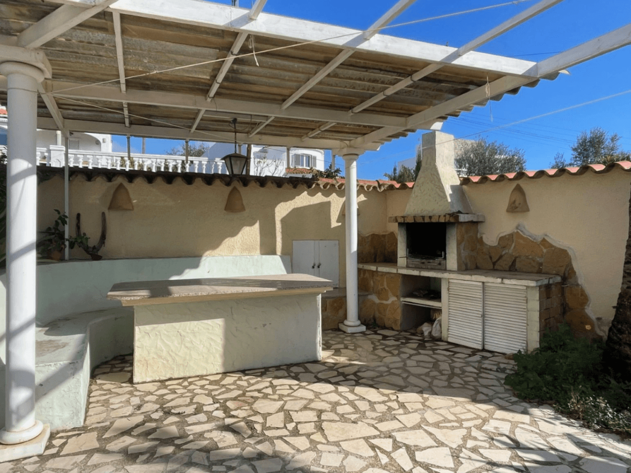 Villa de una sola planta en venta con magníficas vistas al mar, cerca de servicios en San Jaime, Benissa