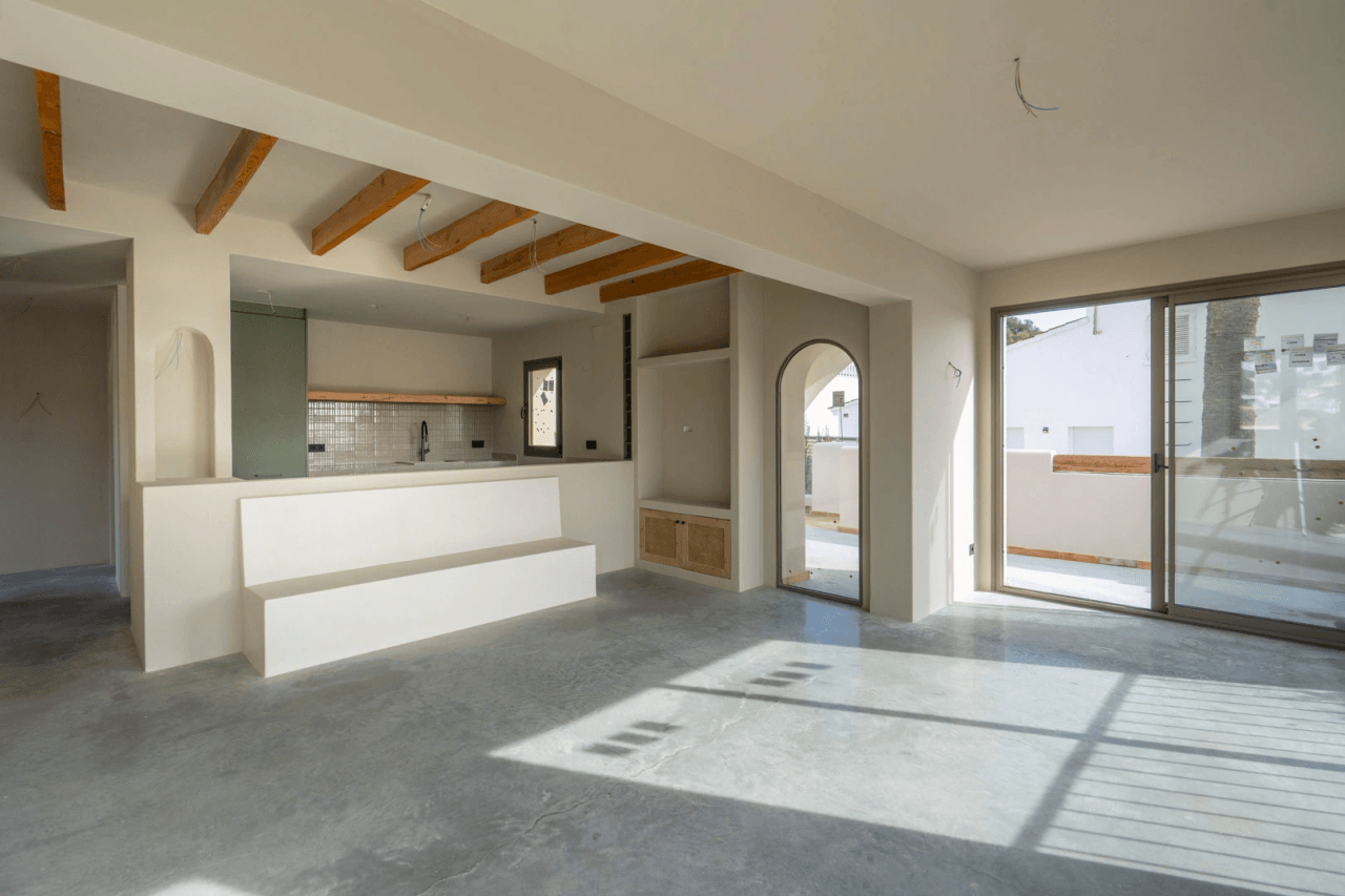 4617BEN Villa mediterránea reformada con vistas al mar en venta en La Fustera, Benissa