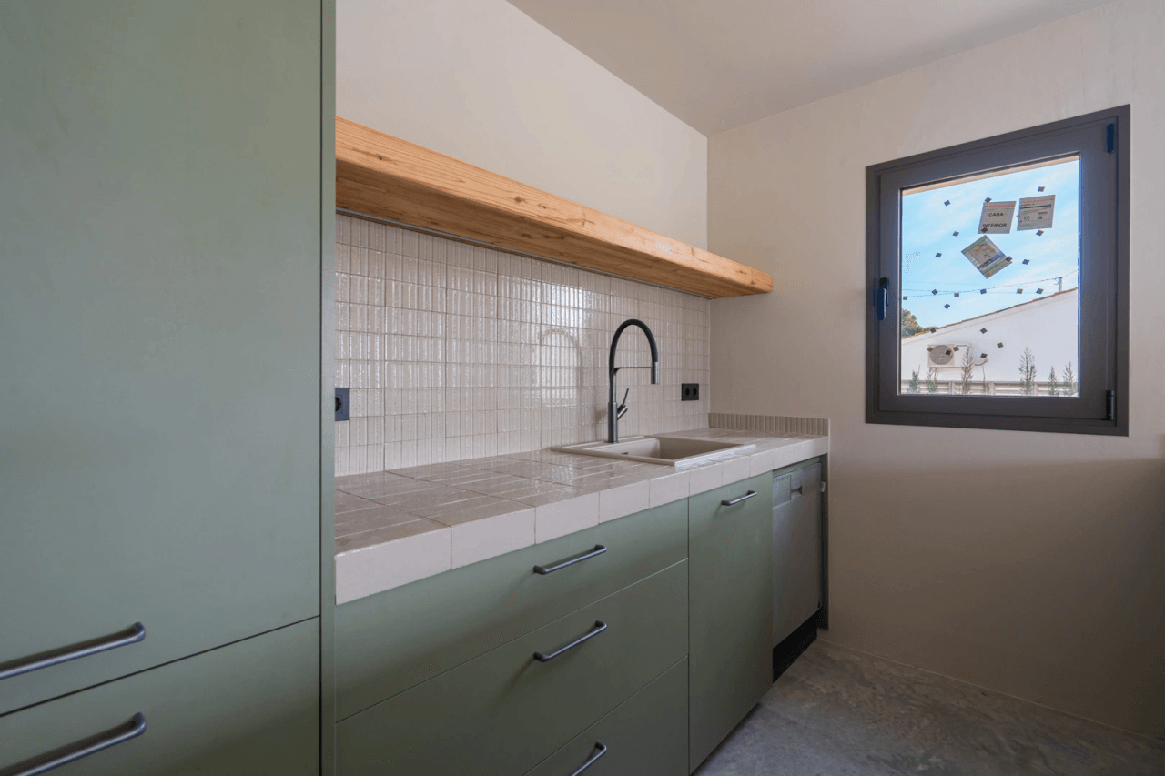4617BEN Villa mediterránea reformada con vistas al mar en venta en La Fustera, Benissa