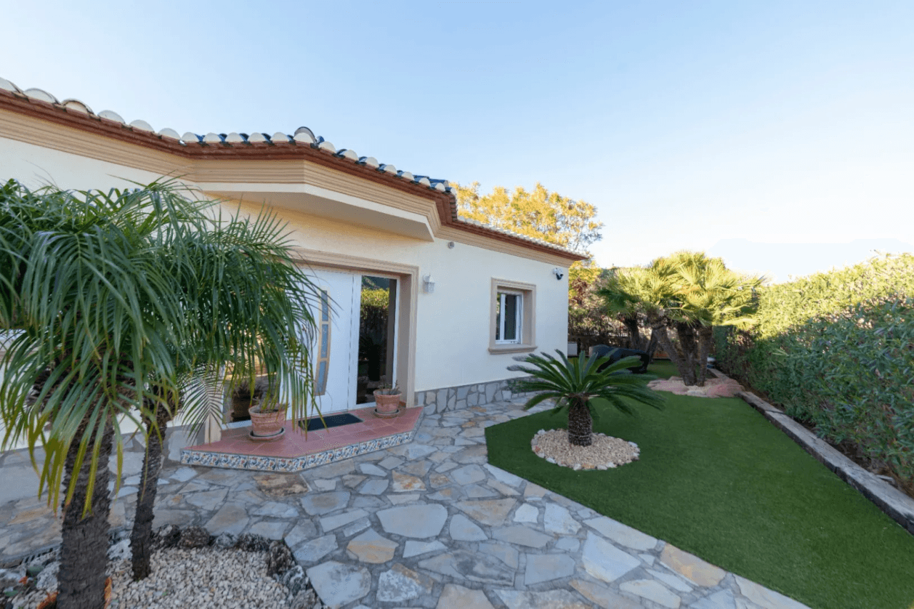 Villa de lujo con vista al mar en Denia