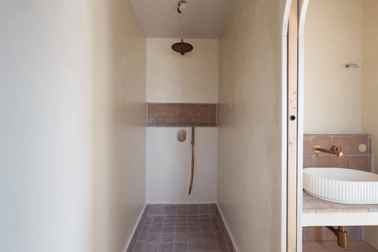 4617BEN Villa mediterránea reformada con vistas al mar en venta en La Fustera, Benissa