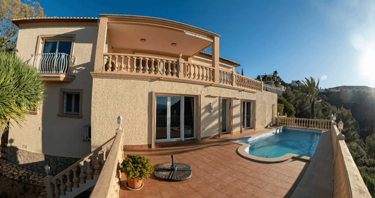 Villa de lujo con vista al mar en Denia