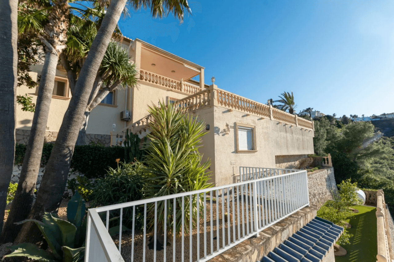 Villa de lujo con vista al mar en Denia