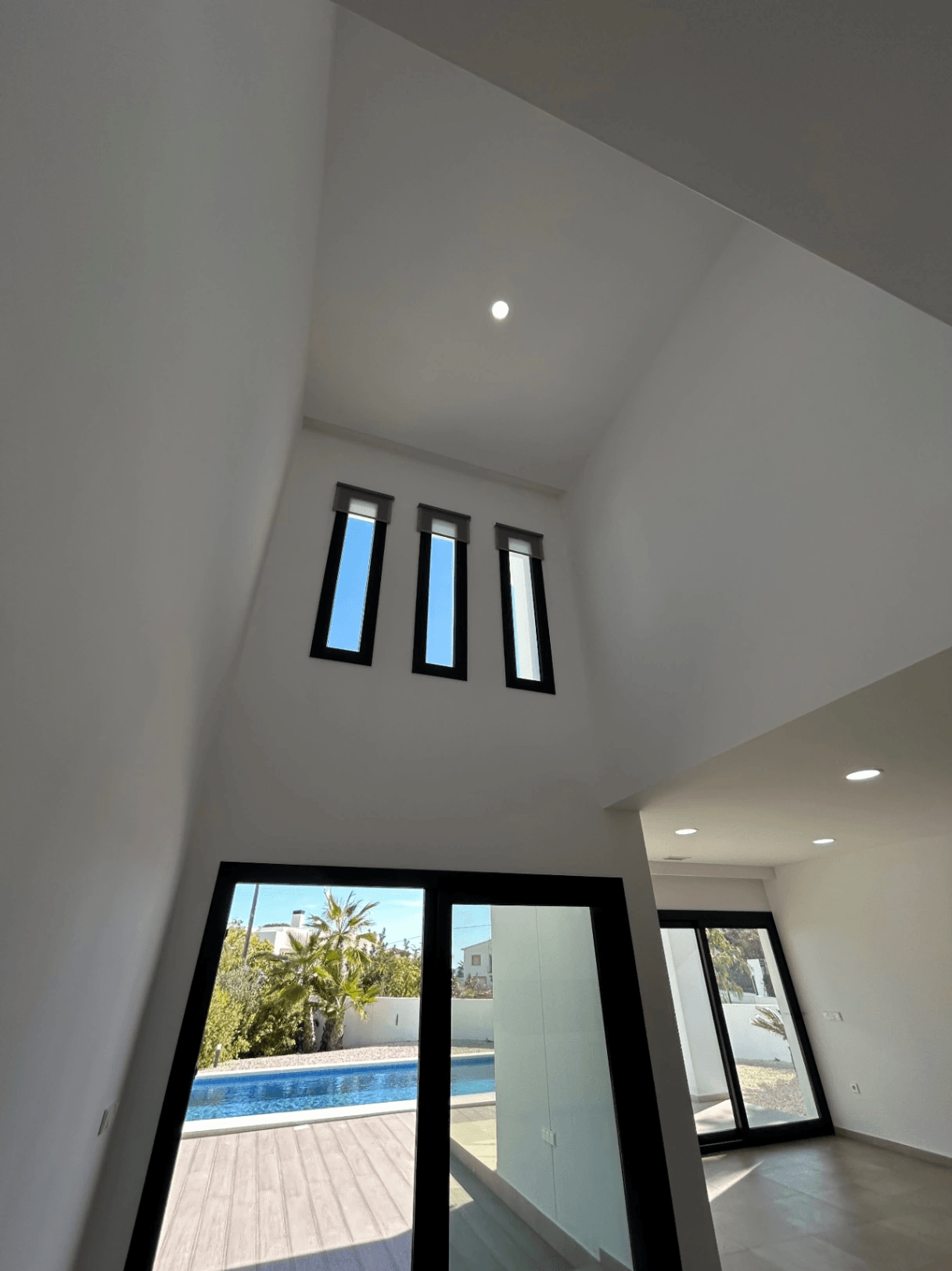 Villa de nueva construcción lista para habitar con vistas al mar en venta en La Fustera, Benissa