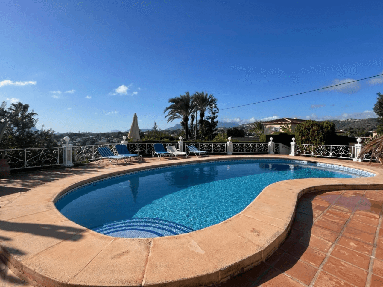 Villa de una sola planta en venta con magníficas vistas al mar, cerca de servicios en San Jaime, Benissa