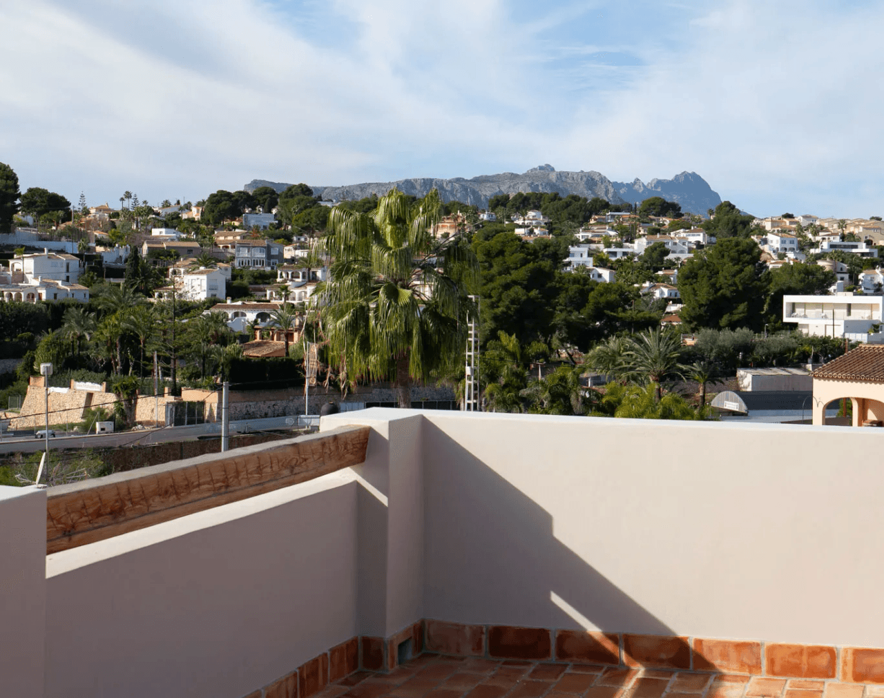 4617BEN Villa mediterránea reformada con vistas al mar en venta en La Fustera, Benissa