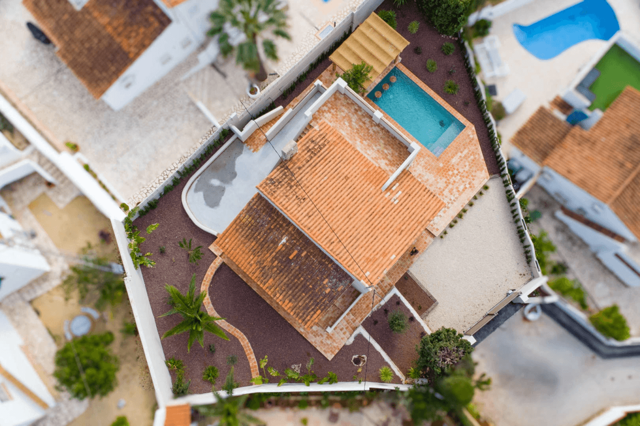 4617BEN Villa mediterránea reformada con vistas al mar en venta en La Fustera, Benissa