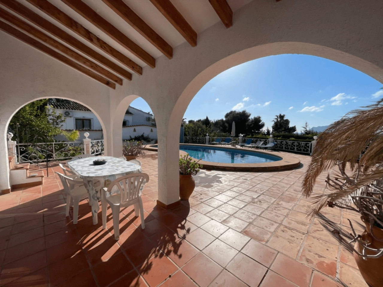 Villa de una sola planta en venta con magníficas vistas al mar, cerca de servicios en San Jaime, Benissa