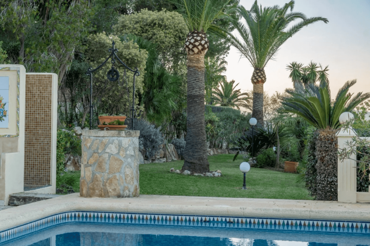 Villa for sale with stunning sea views