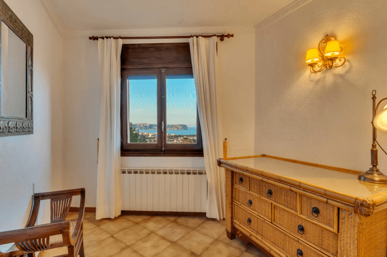 Villa for sale with stunning sea views