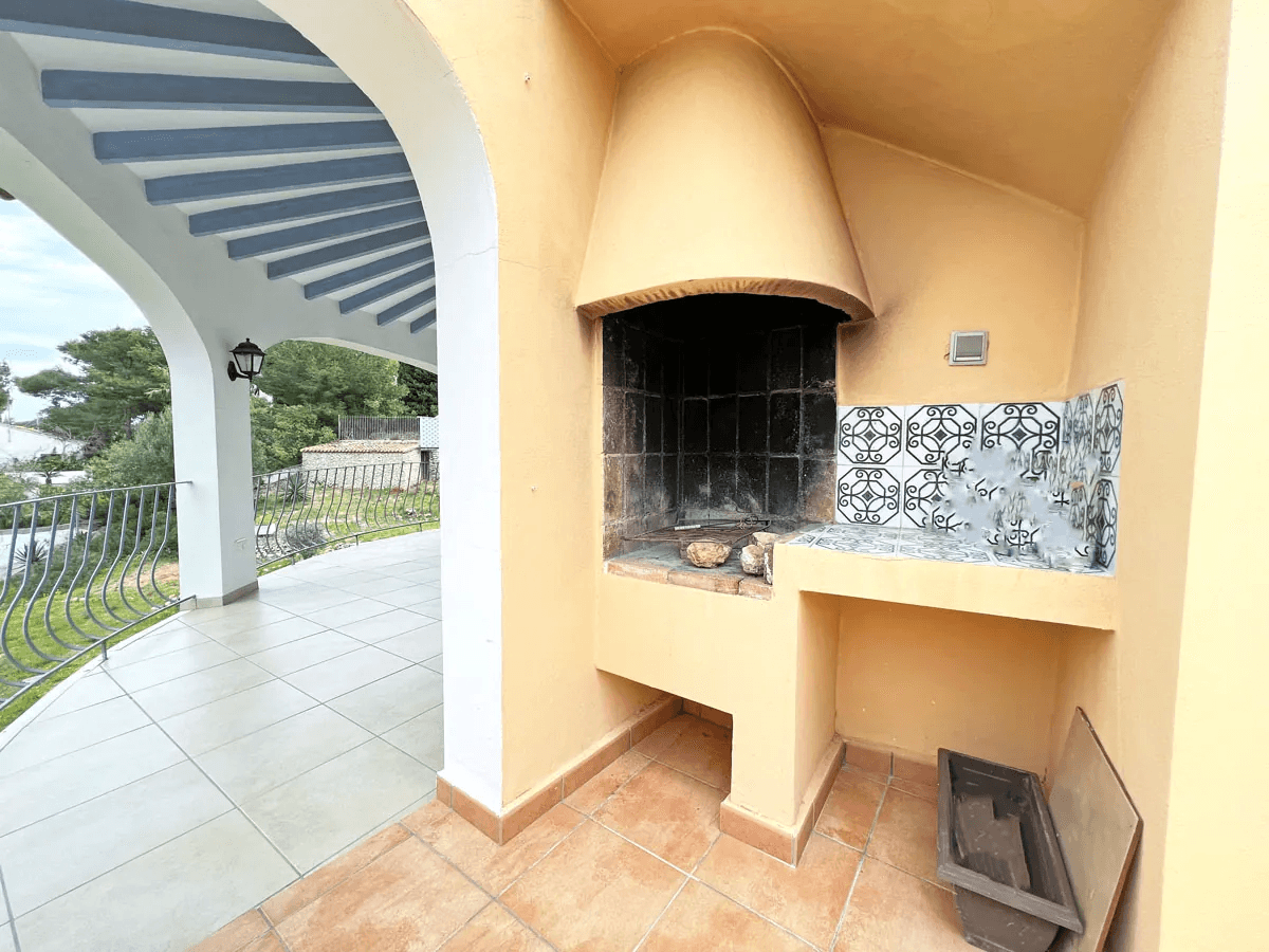 Villa near the beach with sea views in javea