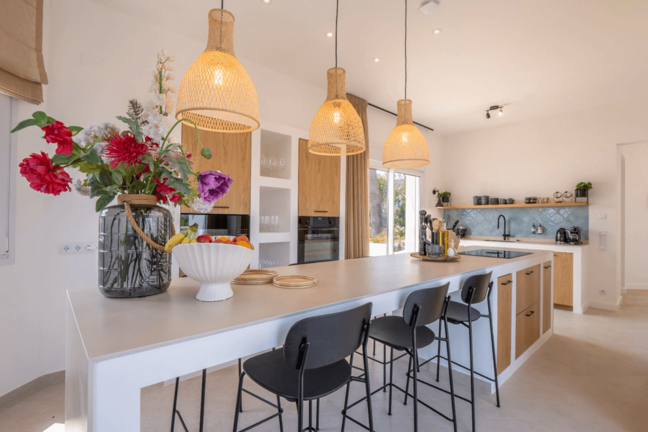 Recently renovated villa with stunning panoramic views of Jávea.