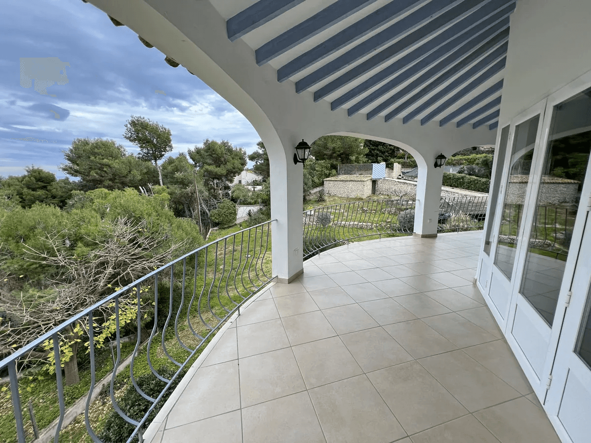 Villa near the beach with sea views in javea