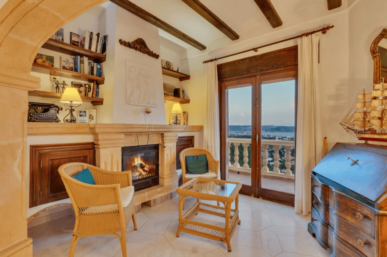 Villa for sale with stunning sea views