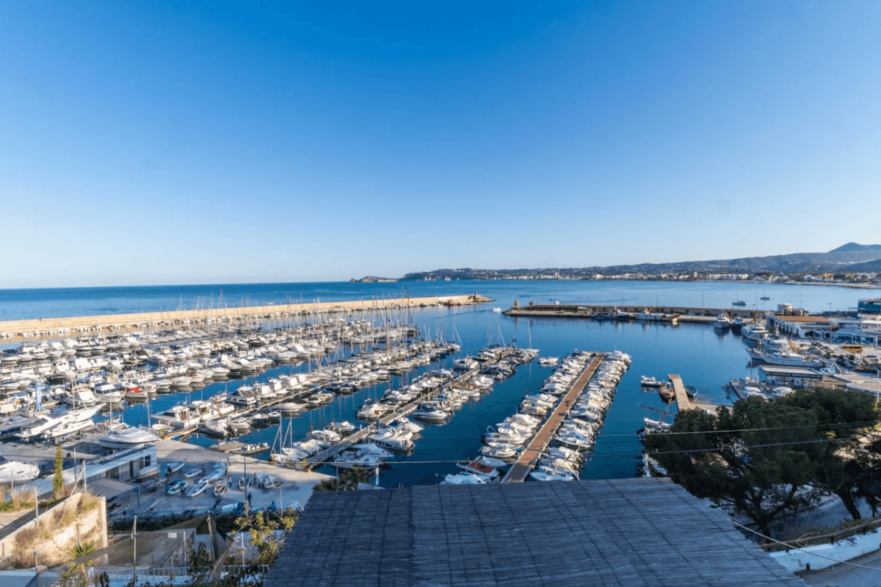 VILLA ON THE SEAFRONT IN THE PORT OF JAVEA