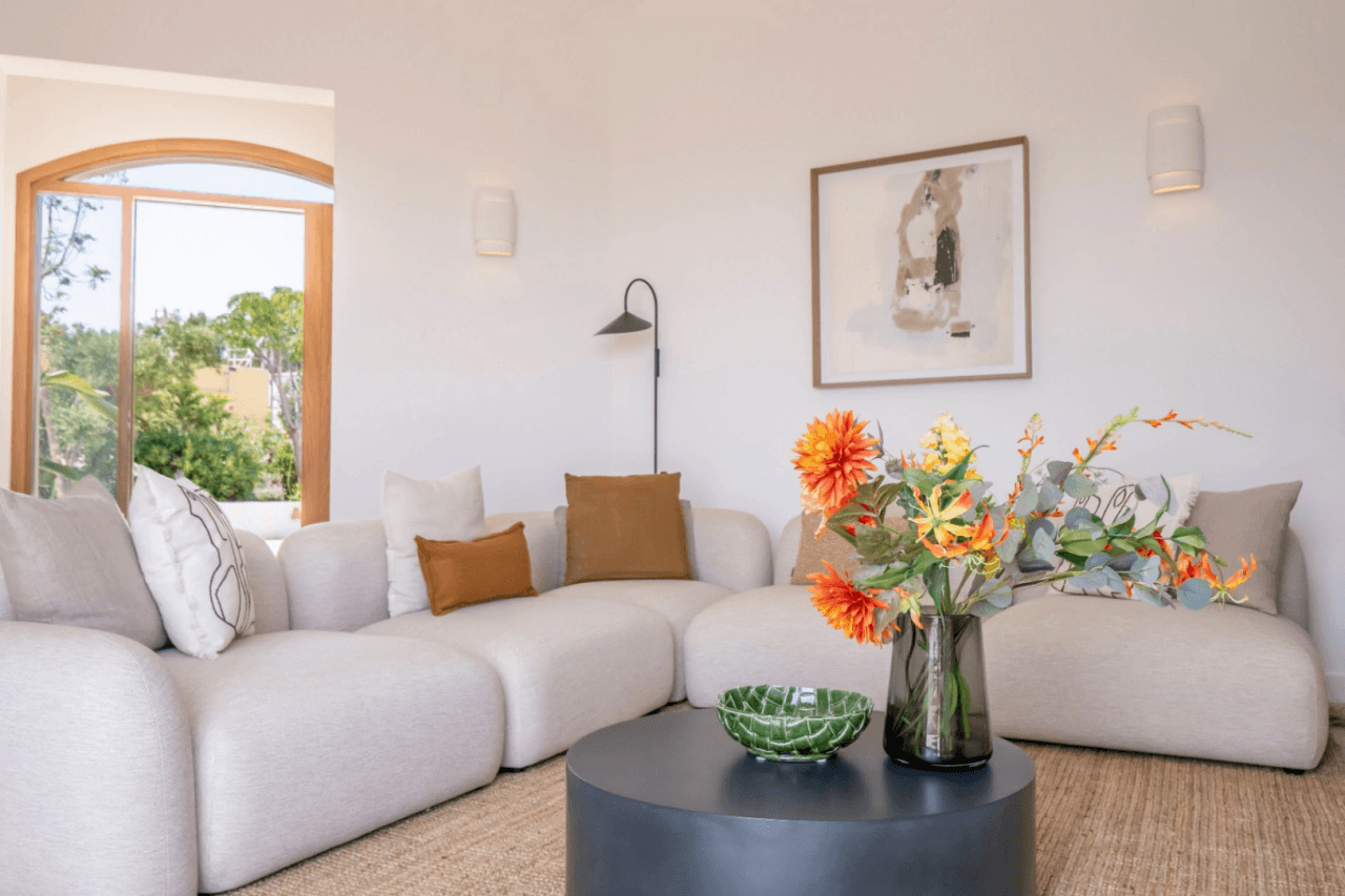 Recently renovated villa with stunning panoramic views of Jávea.
