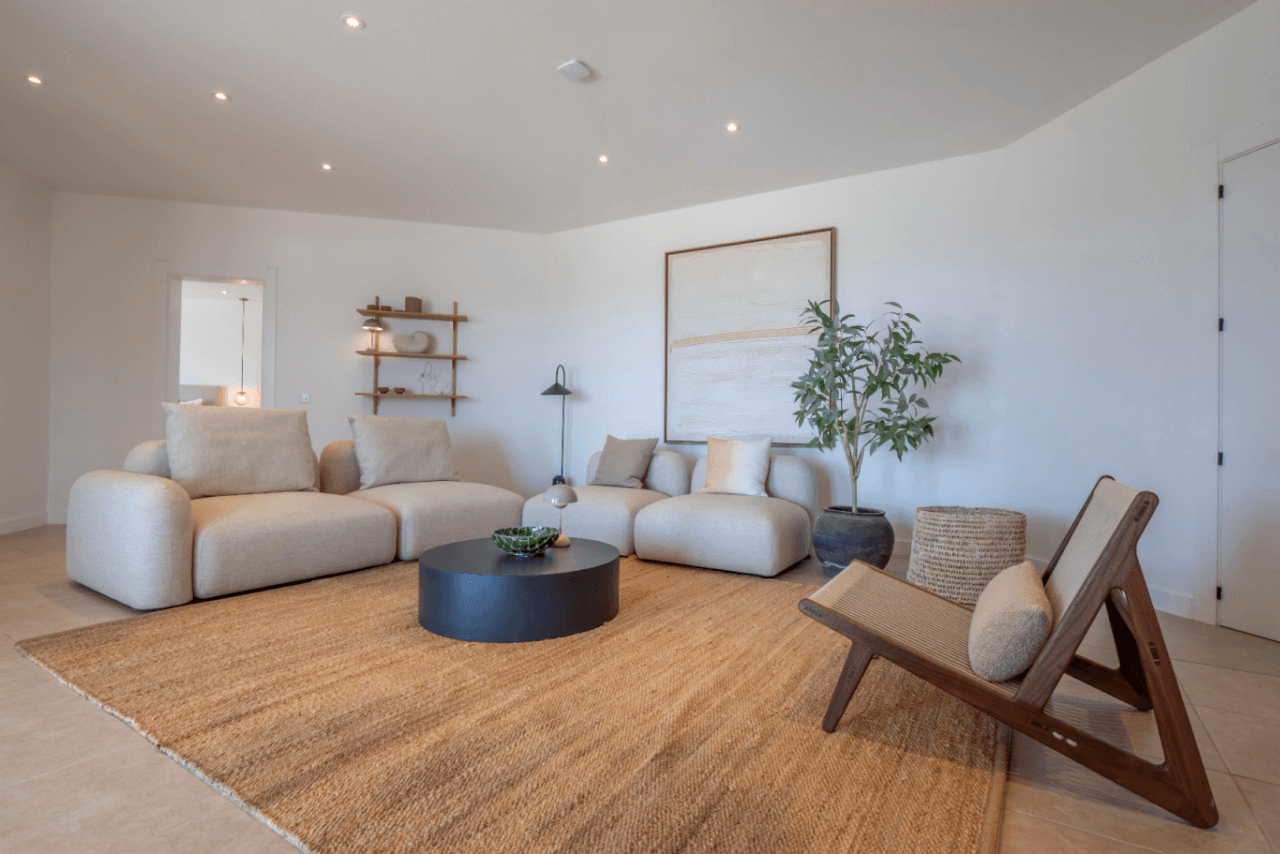 Recently renovated villa with stunning panoramic views of Jávea.