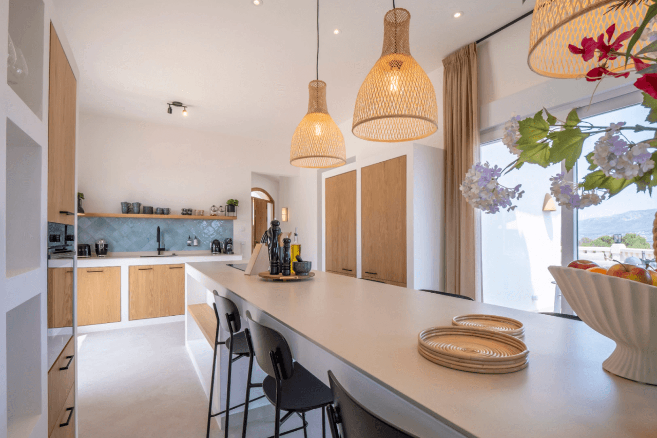 Recently renovated villa with stunning panoramic views of Jávea.