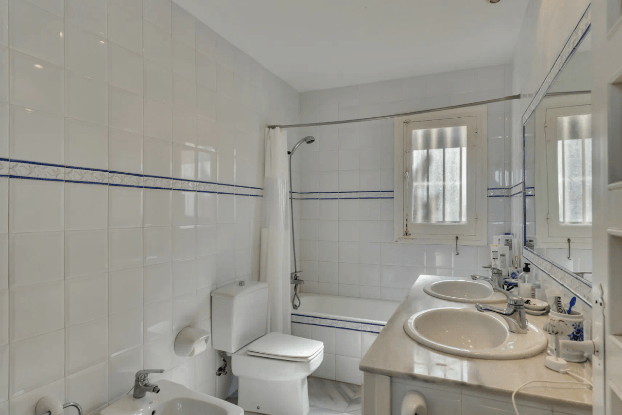 Stunning villa with amazing sea views in the El Tosalet urbanization.
