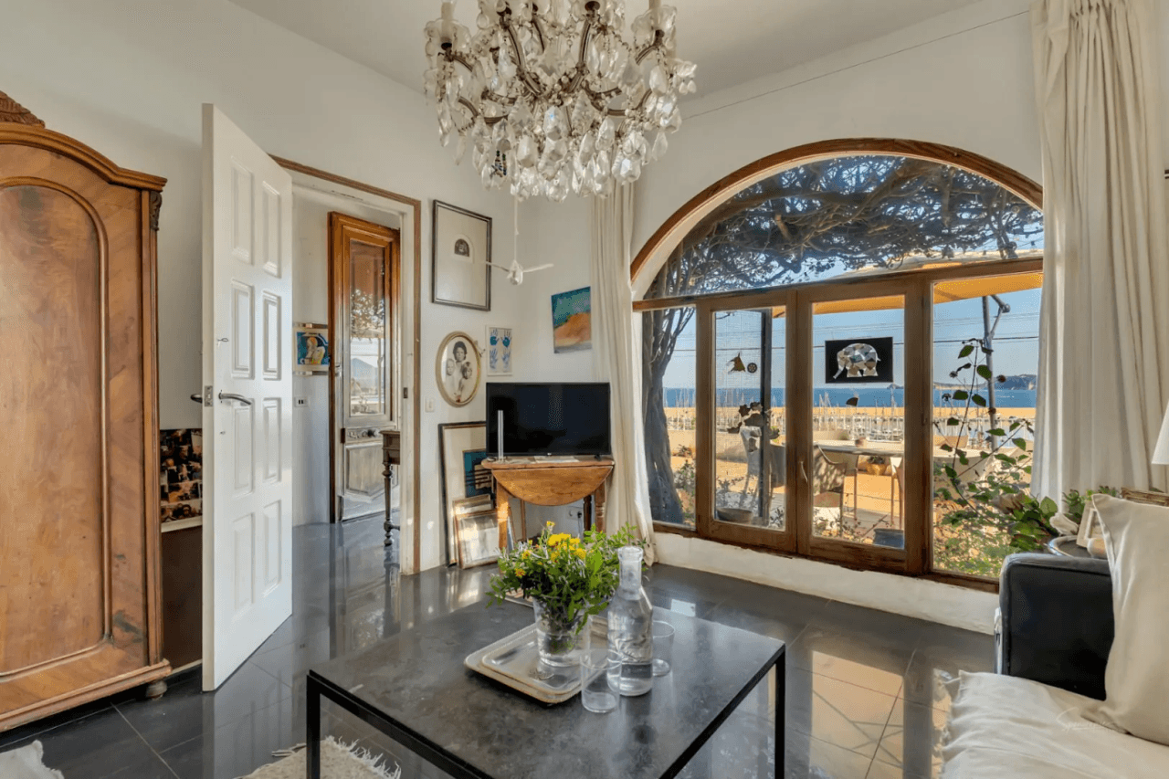 VILLA ON THE SEAFRONT IN THE PORT OF JAVEA