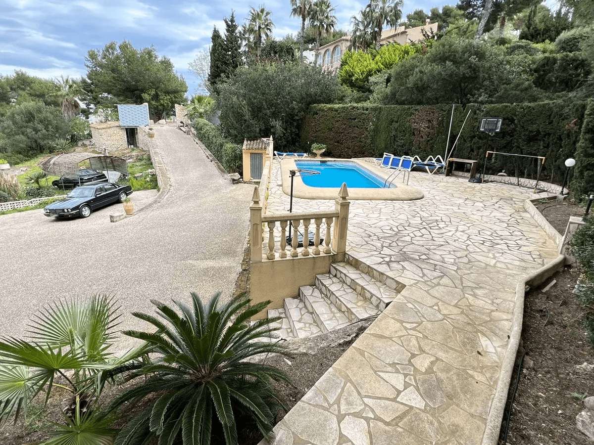 Villa near the beach with sea views in javea