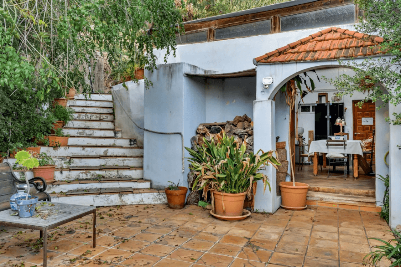 VILLA ON THE SEAFRONT IN THE PORT OF JAVEA