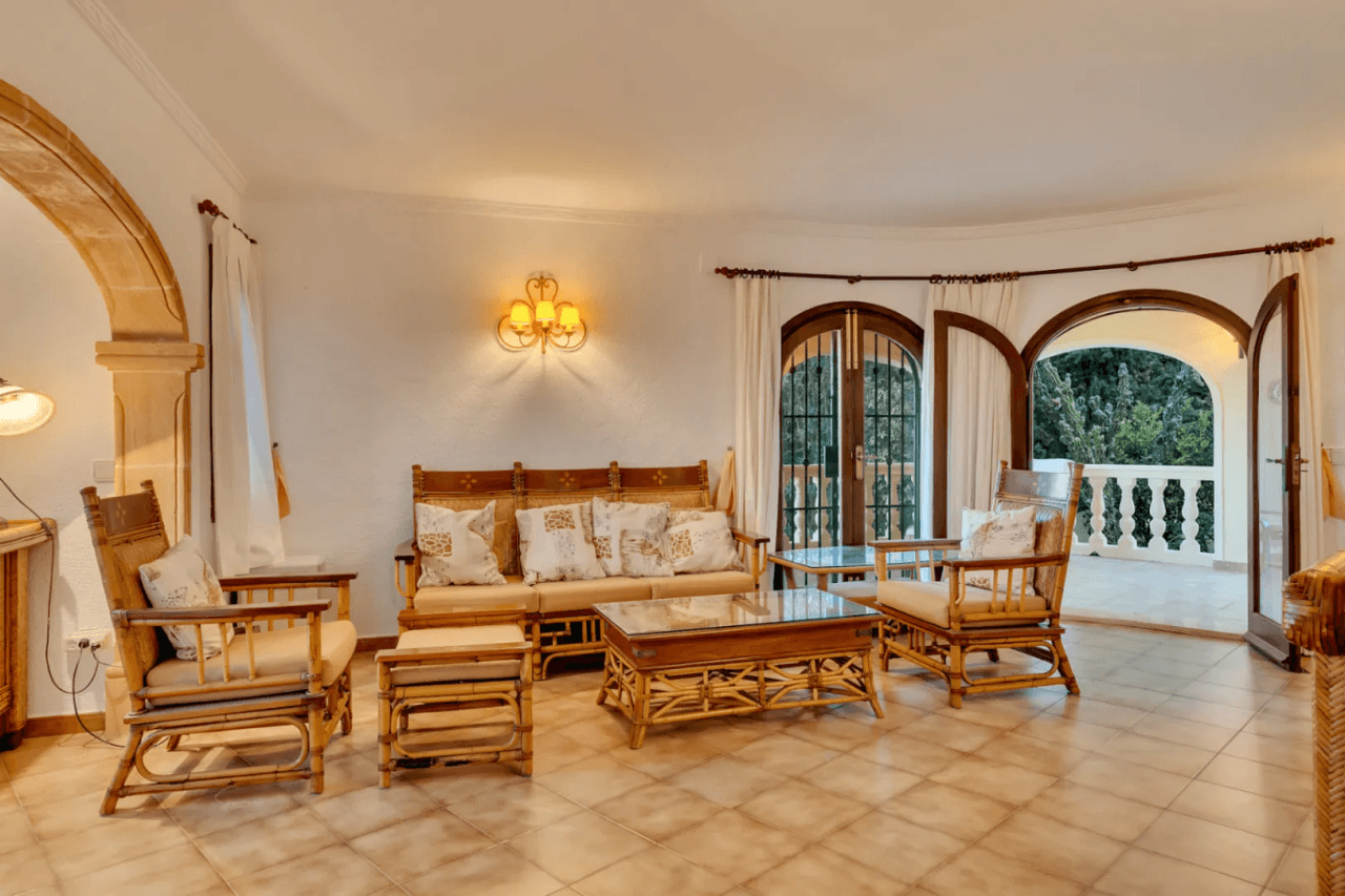 Villa for sale with stunning sea views