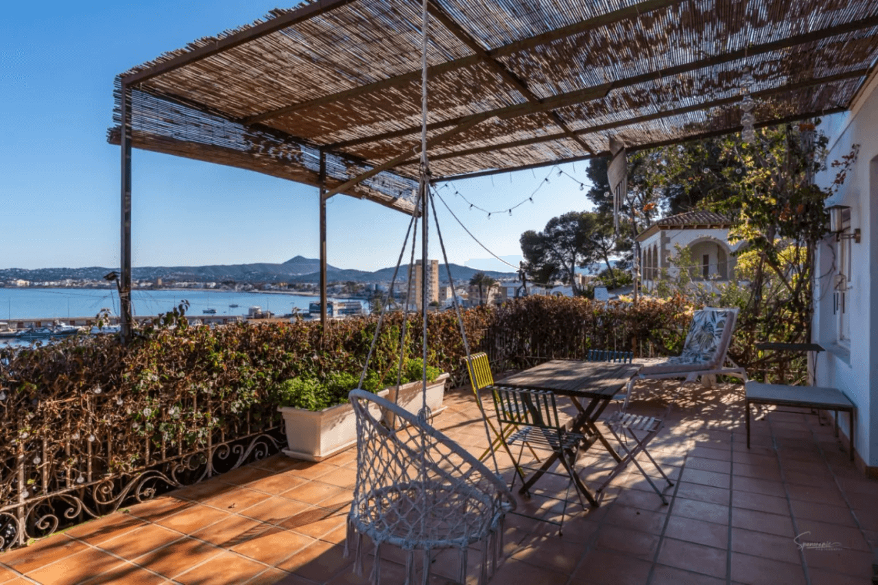 VILLA ON THE SEAFRONT IN THE PORT OF JAVEA