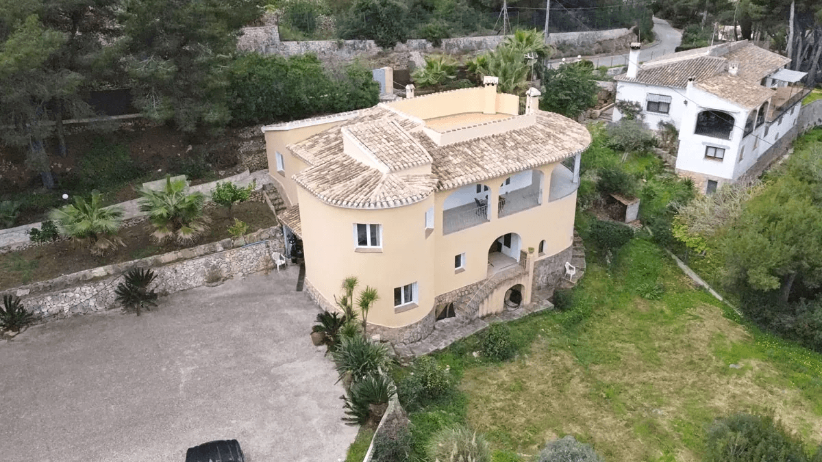 Villa near the beach with sea views in javea