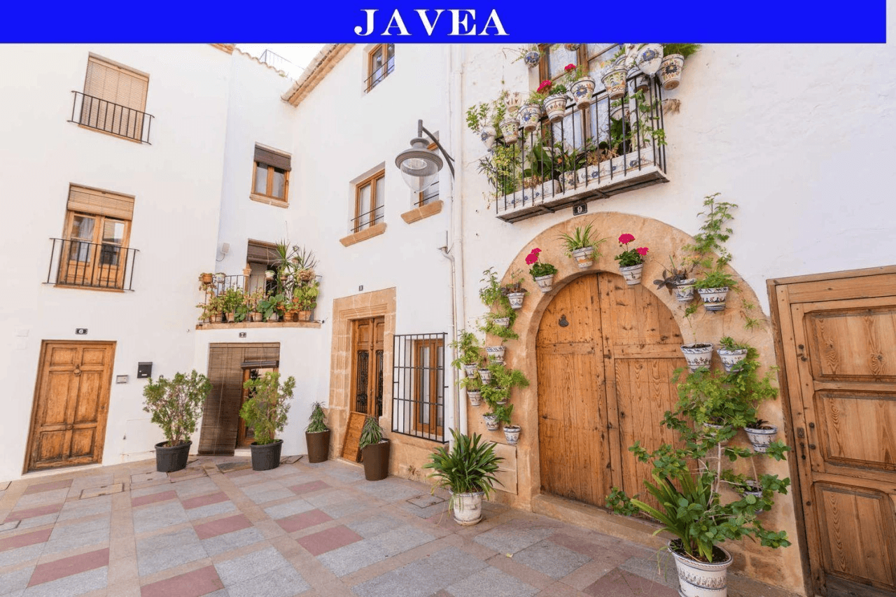 Villa for sale with stunning sea views