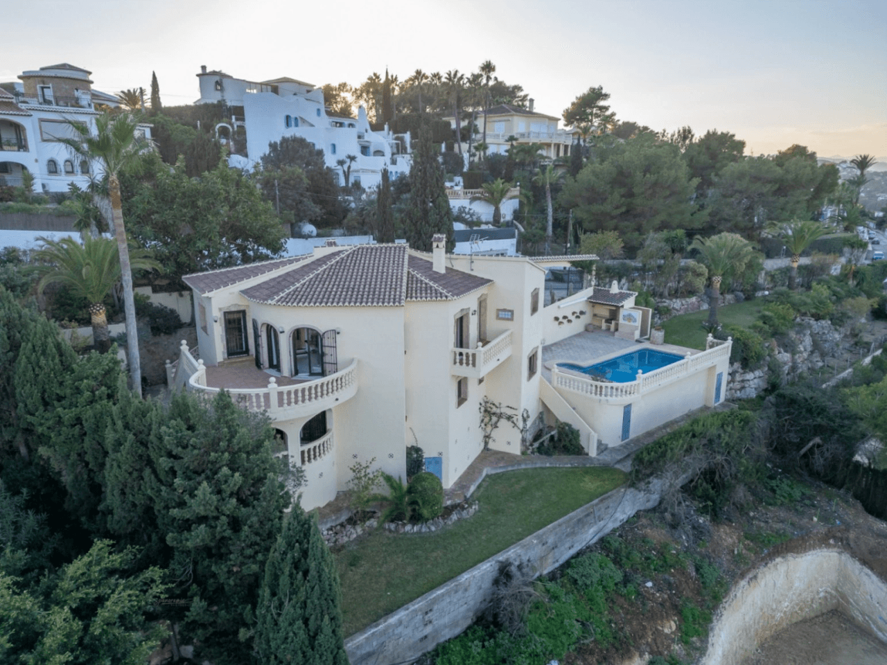 Villa for sale with stunning sea views