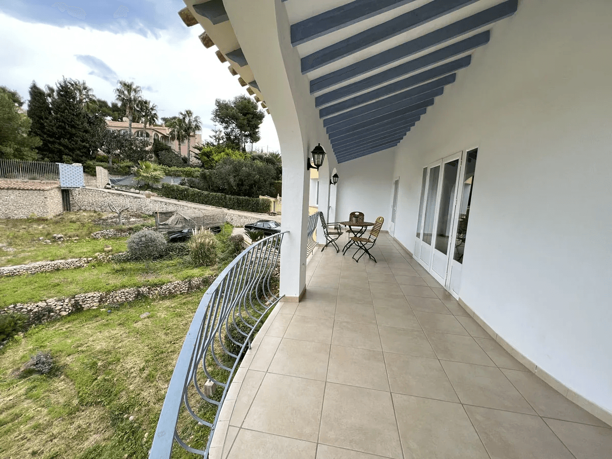 Villa near the beach with sea views in javea