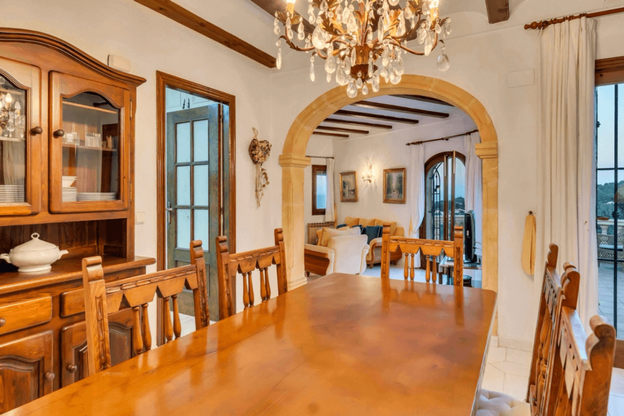 Villa for sale with stunning sea views