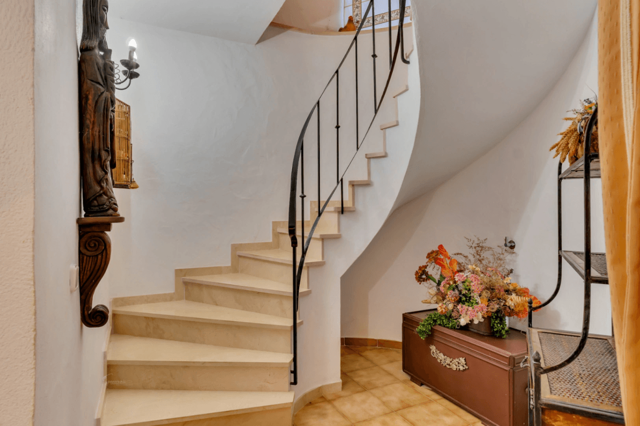 Villa for sale with stunning sea views