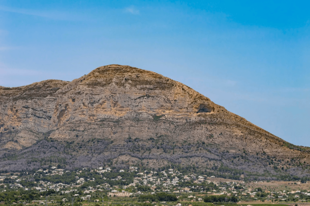 Recently renovated villa with stunning panoramic views of Jávea.