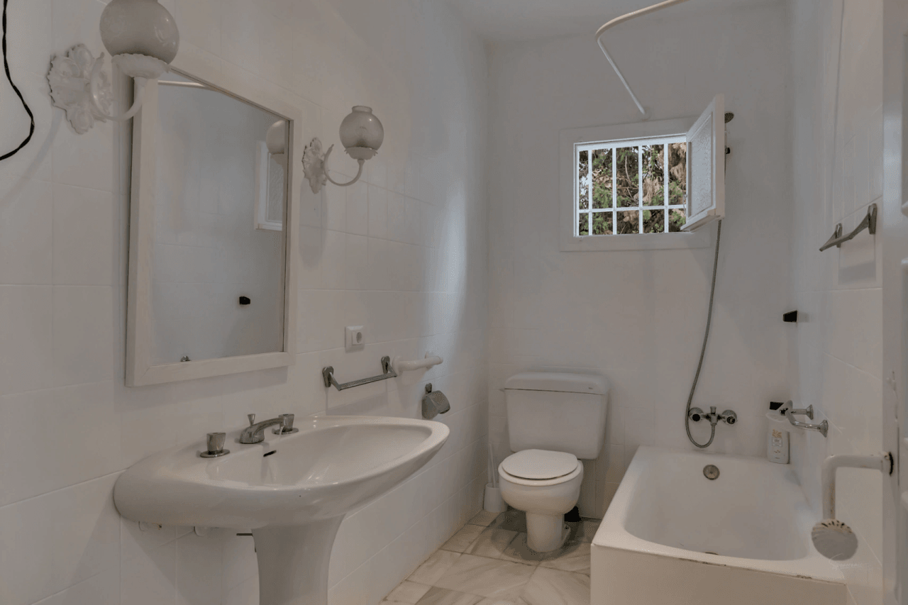 Stunning villa with amazing sea views in the El Tosalet urbanization.