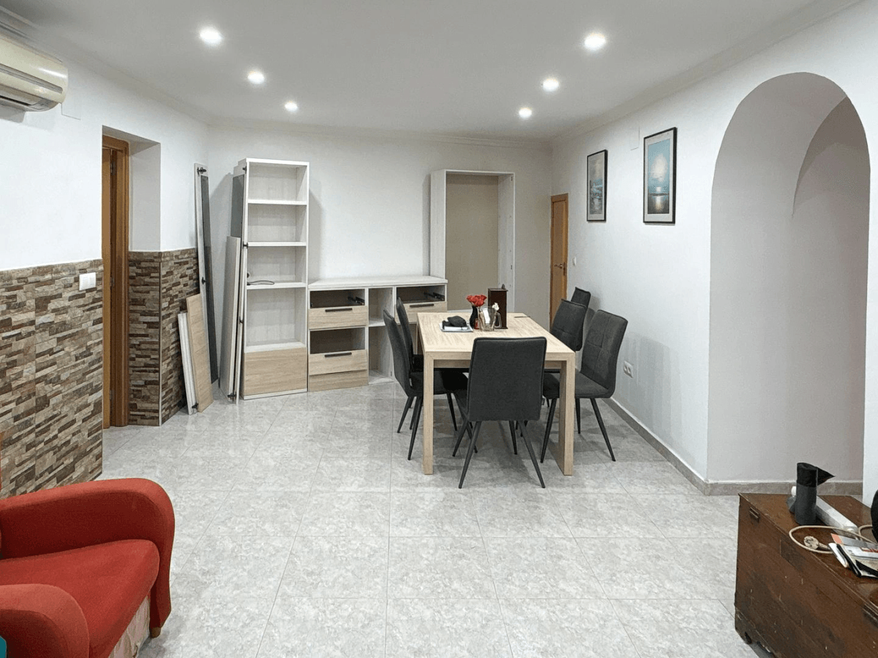 Auténtica casa de planta baja en Baix la Mar: junto al puerto y el corazón gastronómico de Dénia.