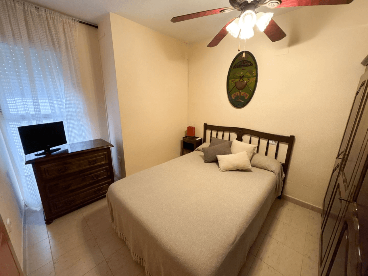 Impecable piso de 121m² con ascensor, garaje y trastero en Av. Miguel Hernández, Dénia.