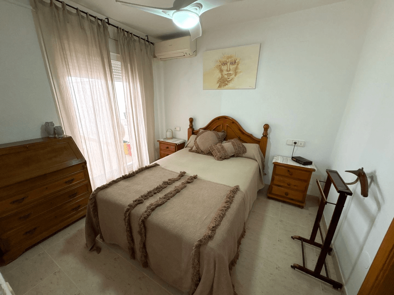Impecable piso de 121m² con ascensor, garaje y trastero en Av. Miguel Hernández, Dénia.