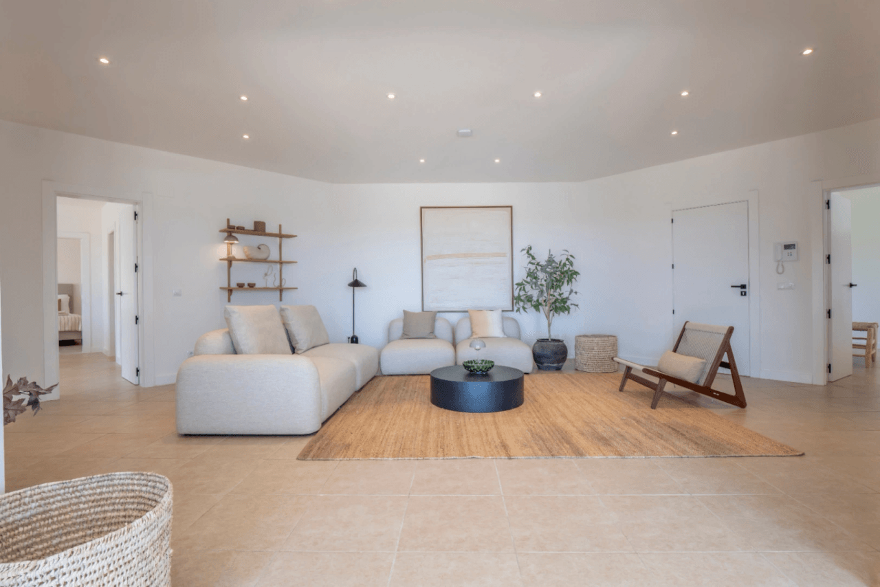 Recently renovated villa with stunning panoramic views of Jávea.