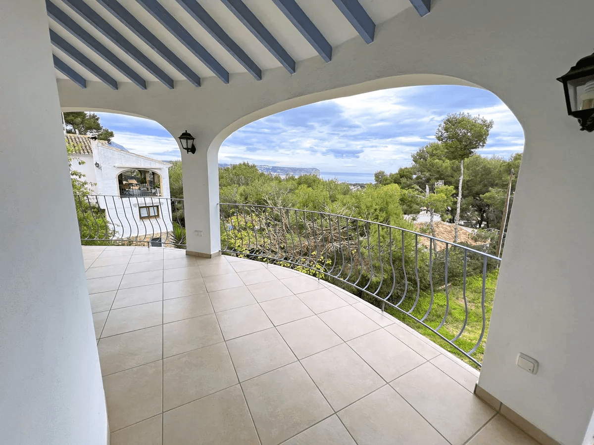 Villa near the beach with sea views in javea