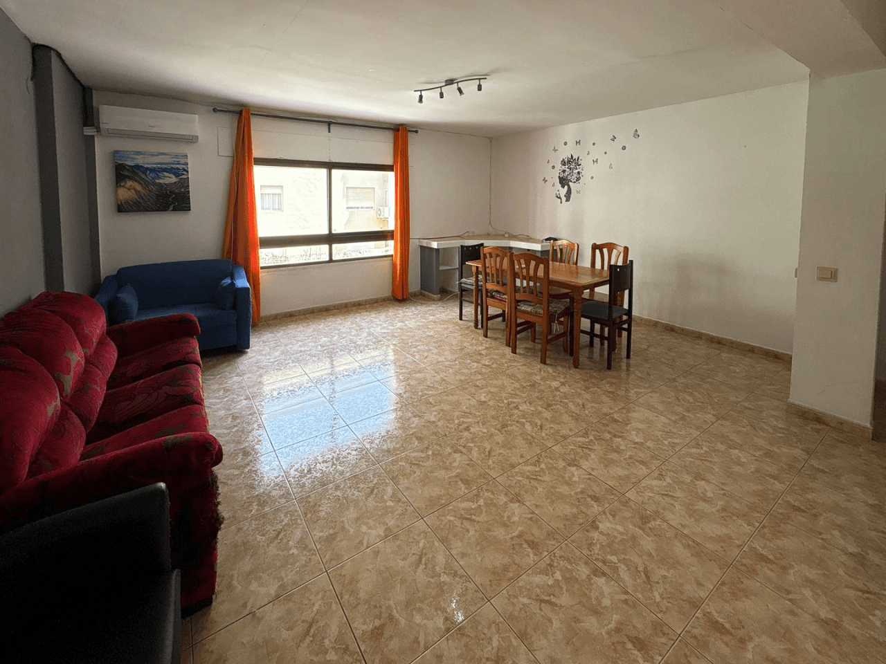Oportunidad en Dénia: El equilibrio perfecto entre inversión y hogar