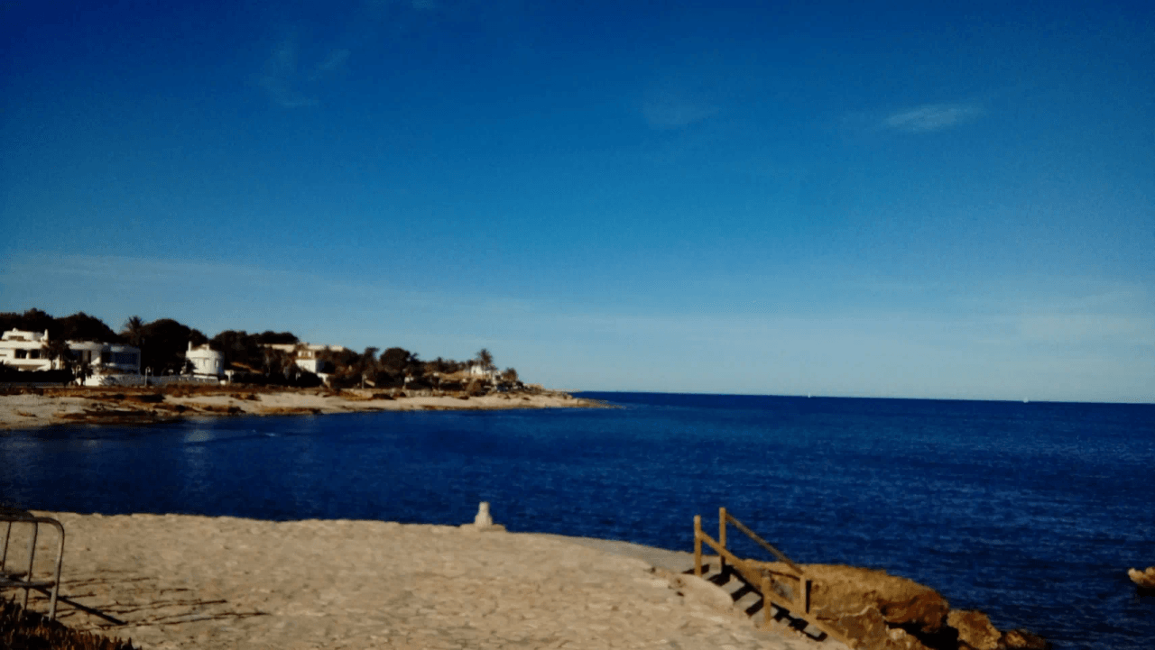 Vive el Mediterráneo en una exclusiva villa en Las Rotas, Dénia