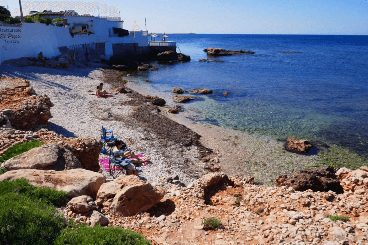 Vive el Mediterráneo en una exclusiva villa en Las Rotas, Dénia